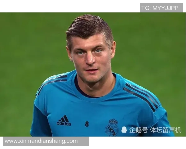 足球运动员评价各大球星技术特点与职业生涯成就的深度剖析 足球运动员评价各大球星技术特点与职业生涯成就的深度剖析